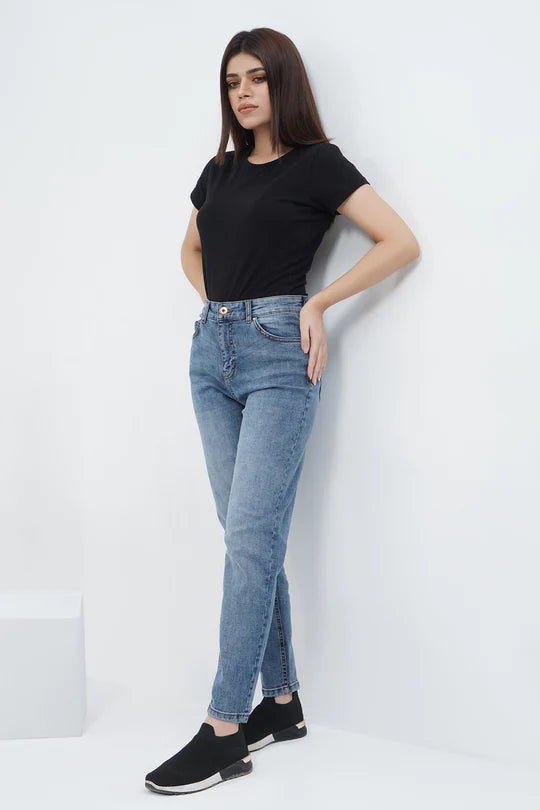 Different ways to style Mom Fit Jeans to Work